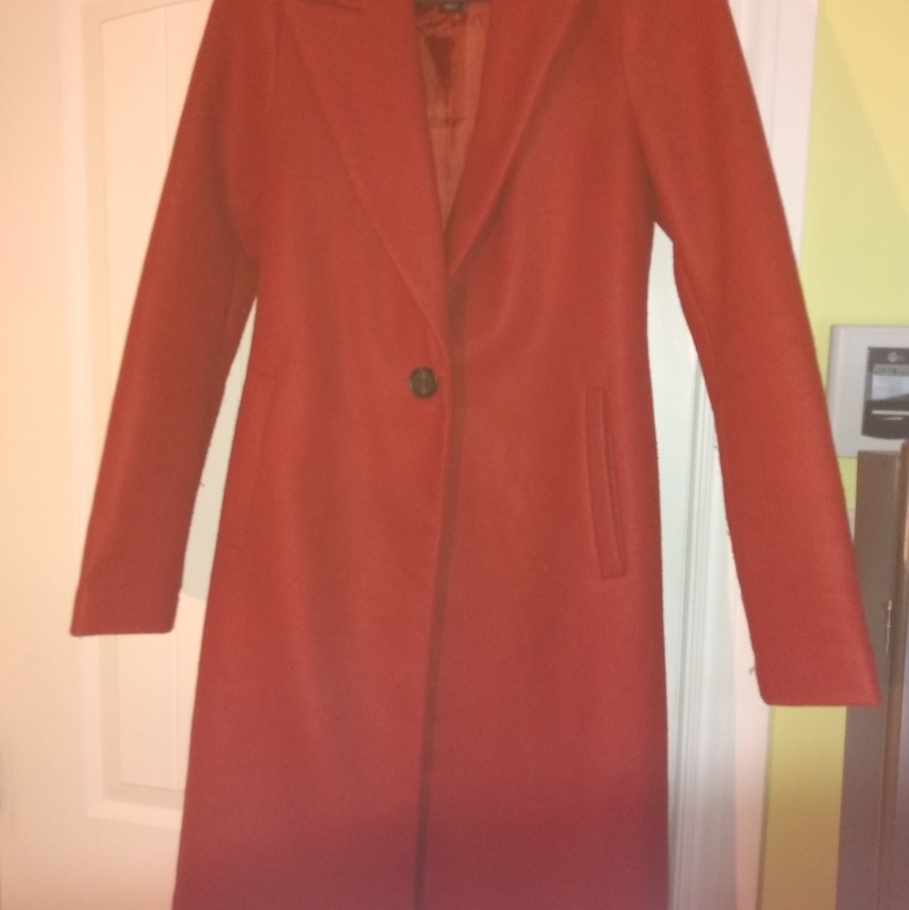 Rust-red color coat